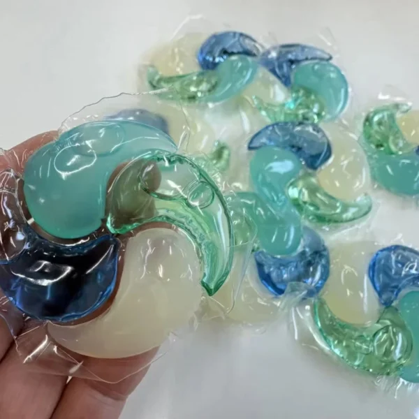 Eco-Friendly-Disposable-Apparel-Laundry-Pods-Deep-Clean-72H-Fragrance-50-80-Active-Ingredients-Bulk-OEM-Hand