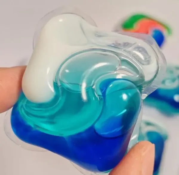 Laundry-Pods-Manufacturer-OEM-3-in-1-4-in-1-Concentrated-Eco-Friendly-Disposable-Gel-Laundry-Detergent